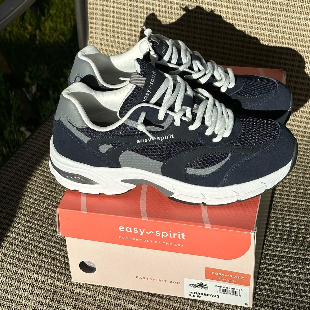 Barbeau Lace-Up Walking Shoes